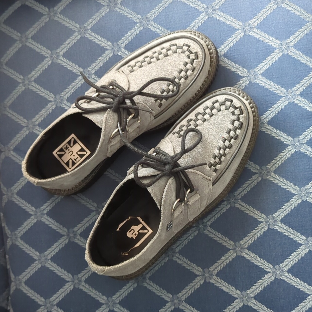 T.U.K gray suede creeper size 8